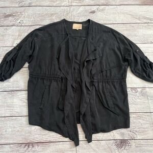 Gibson Latimer Black Relaxed Ruffled Blouse